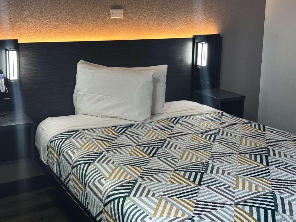 Motel 6-Kissimmee, FL - Orlando